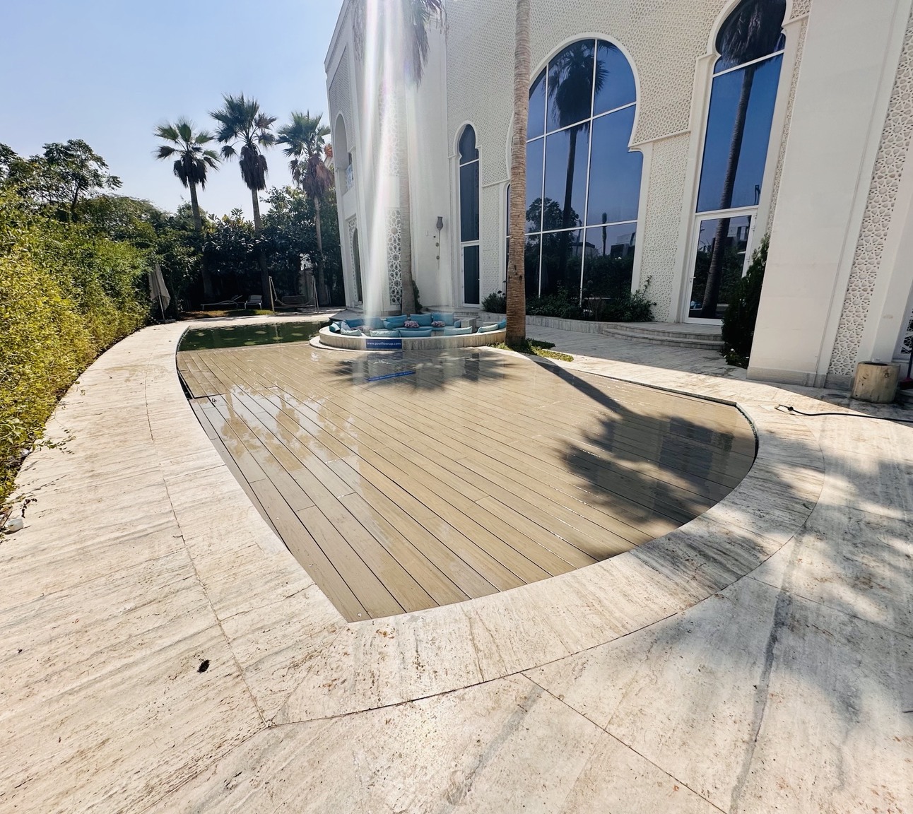 WaveLift finished movable pool floor